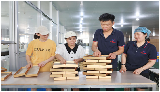 “三招”破“三难” 持续擦亮 温州龙港优化营商环境“金名片” blob.png