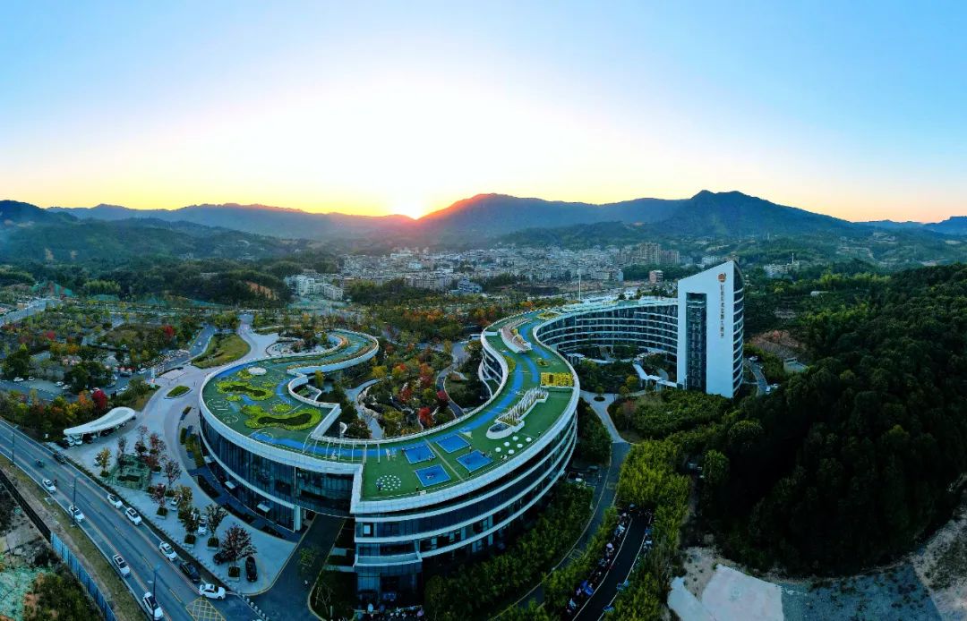 后生碰见青山 梦思便是田园