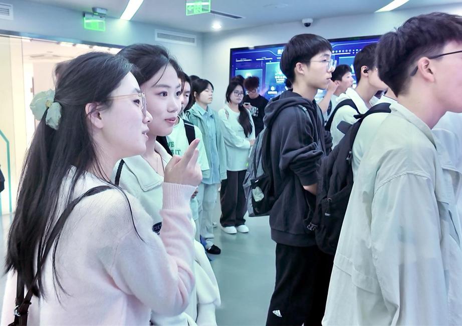 温州理工学院：一堂行走在“数智沃土”的“数字中国”知行课