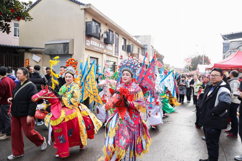 泗洲头有点“上头”，一个山海小镇的“向上突围”