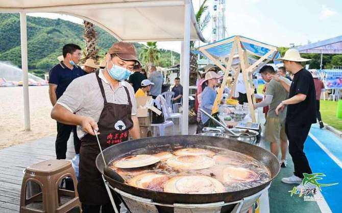 以水为媒勾勒夏日之旅 浙江安吉天子湖迎来旅游旺季