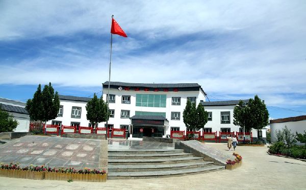 金华新村：天山脚下的乡村振兴样板
