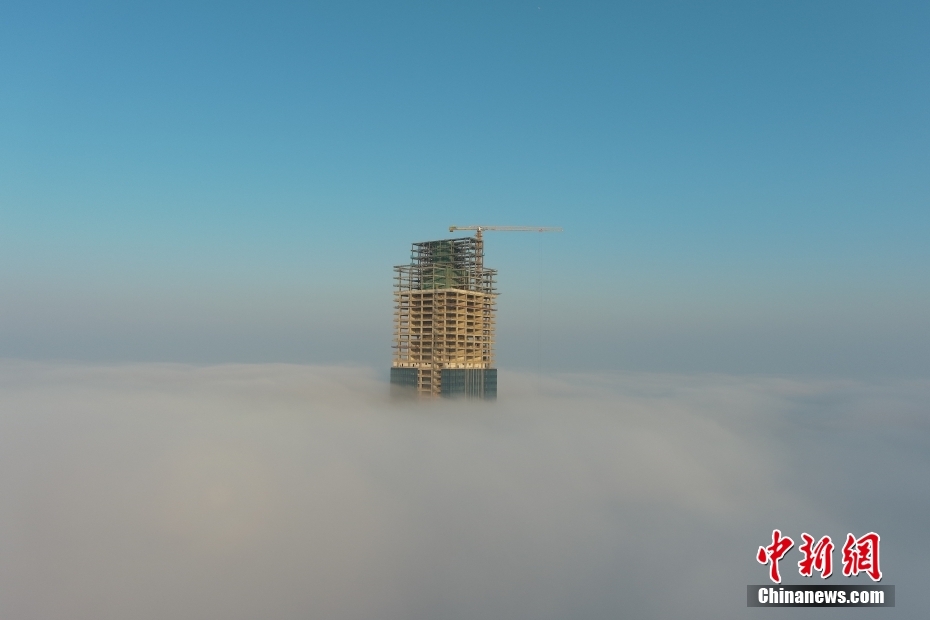 浙江杭州浓雾笼罩城市