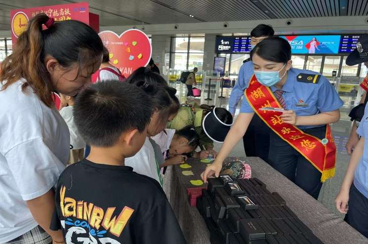 宁杭高铁开通运营十年,穿梭在“绿水青山”间的变迁!