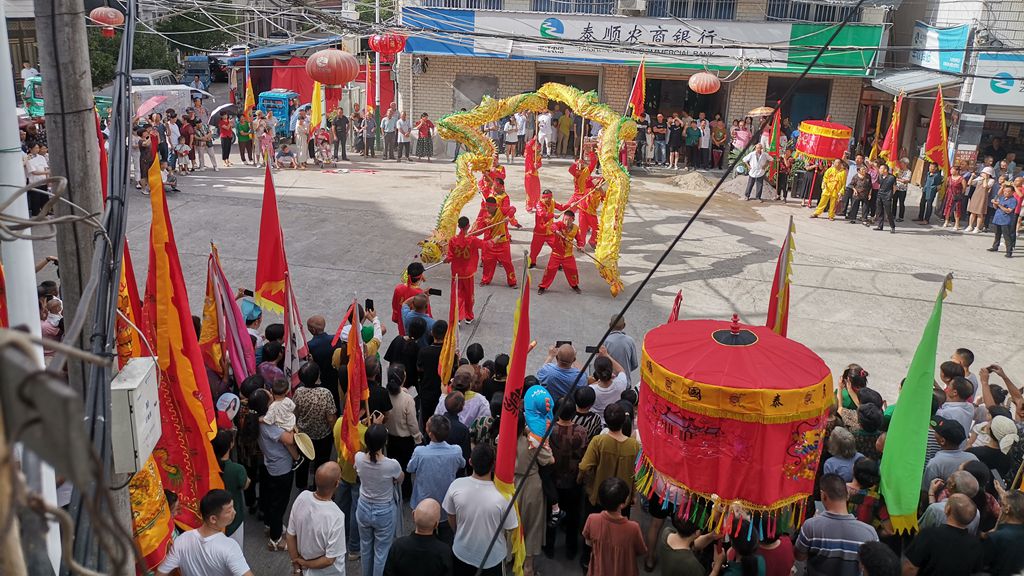浙江泰顺：舞龙舞狮、越剧演出，还有好吃的东坡肉…这个农村文化礼堂的文化活动举办了15年！