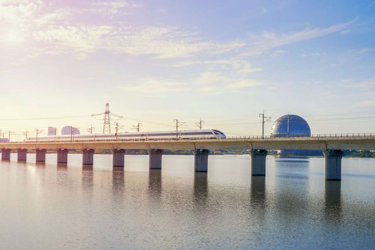 沪苏湖高铁通车，浙江南浔拥抱高铁时代