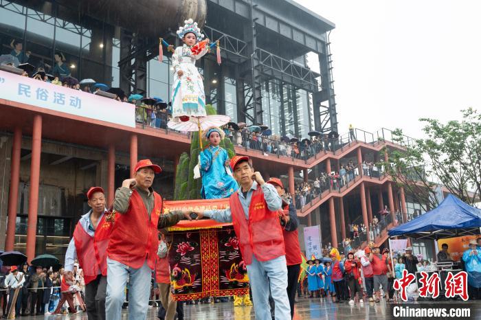 浙江杭州：立夏民俗活动吸引游人