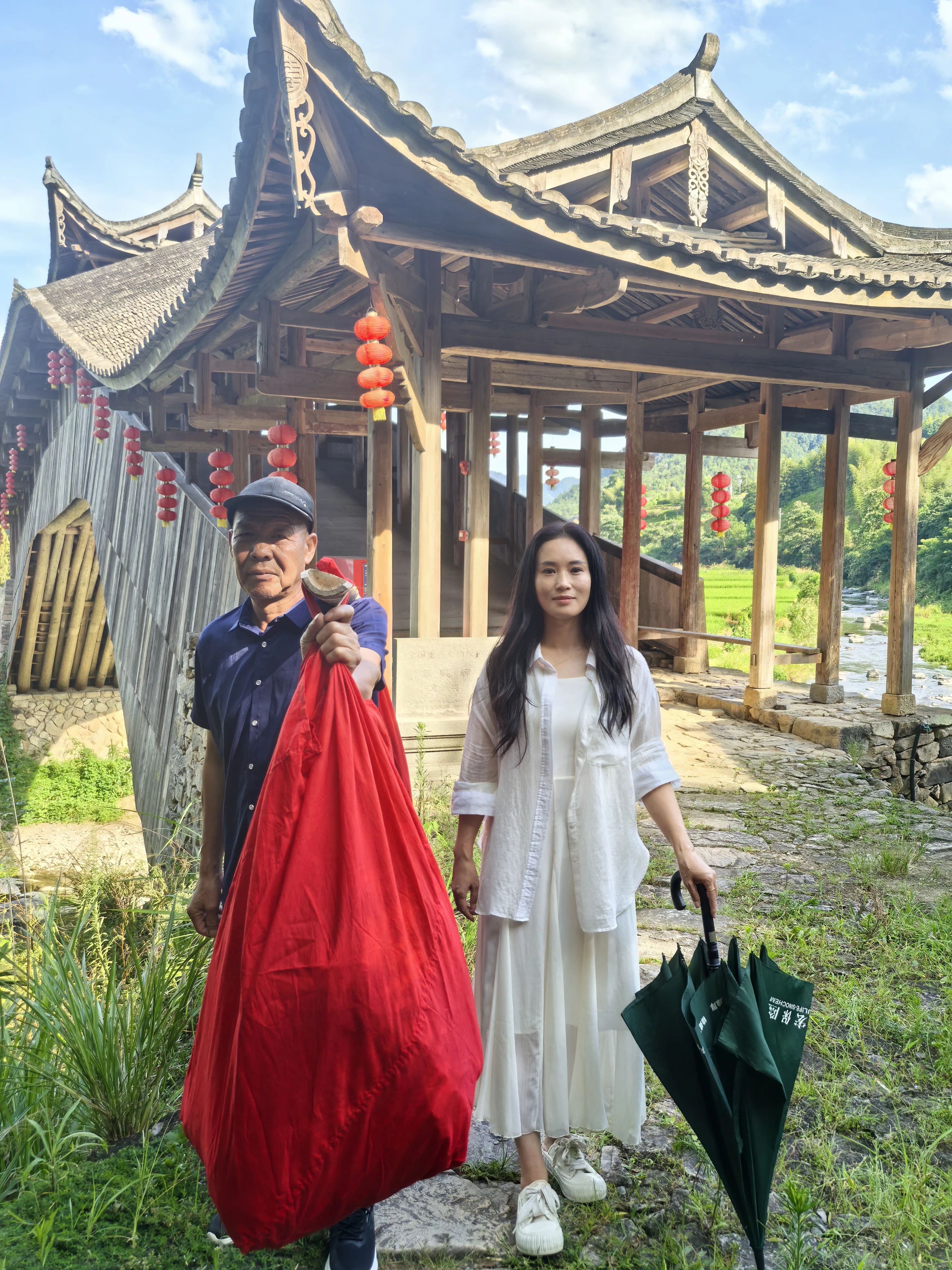 跨越25年情深：《中国国家地理》封面与泰顺廊桥边少女的故事