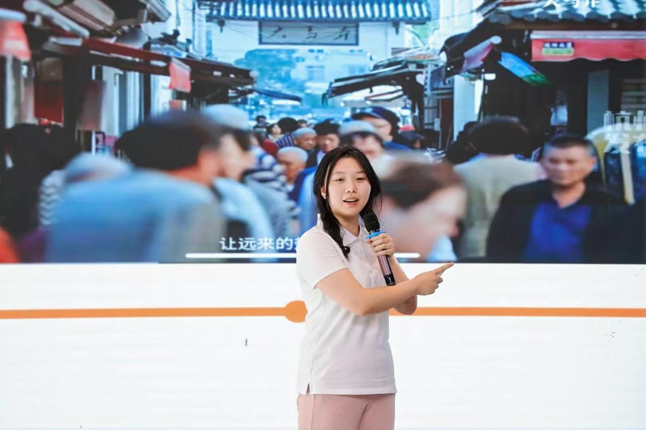 杭州：机器狗“说”双碳、动漫里“品”文化！滨江青年活力开讲！