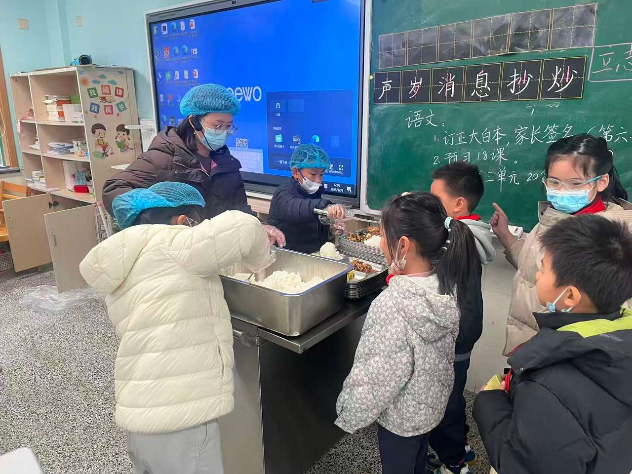 “管饱”也“管暖”，浙江“暖八条”让校园餐升温再升级