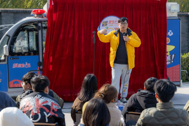 流动车当舞台,开放麦讲理论!越城这群青年宣讲员让理论“声”入人心