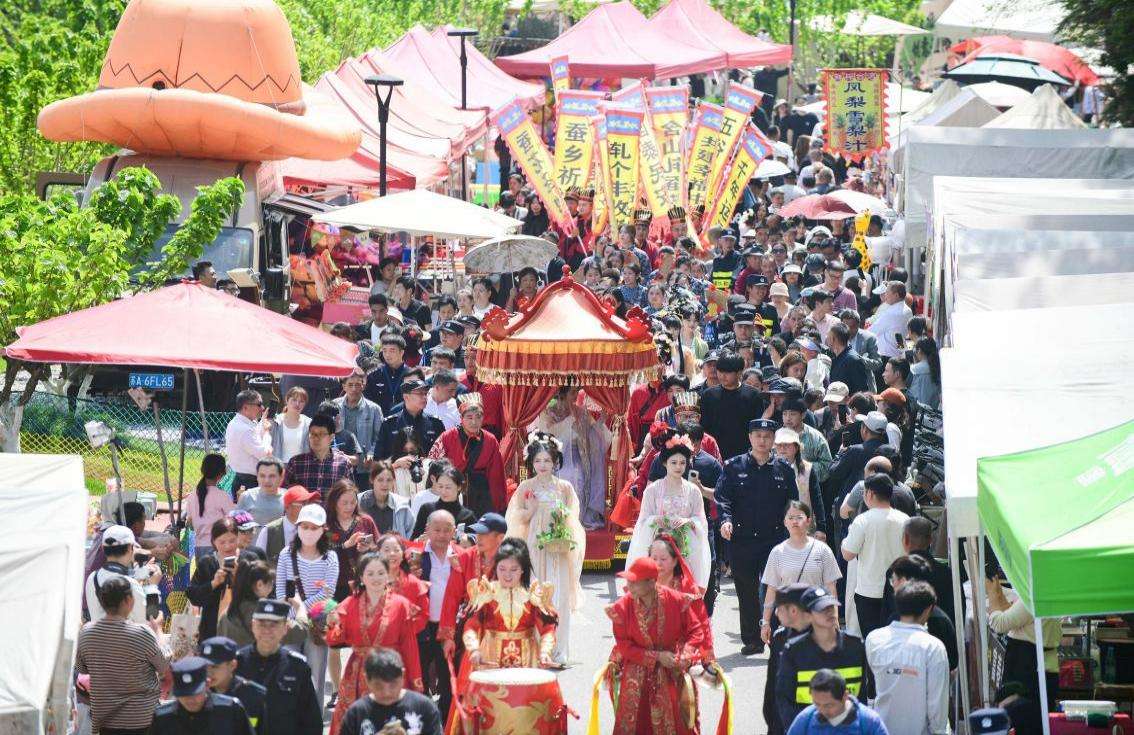 浙江南浔:蚕花绽春共赴春日民俗之约 浙江南浔:蚕花绽春共赴春日民俗之约