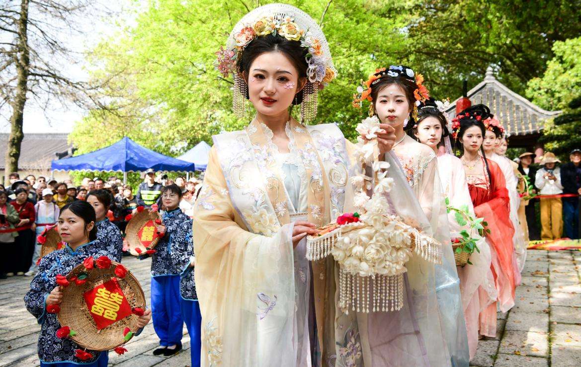 浙江南浔:蚕花绽春共赴春日民俗之约 浙江南浔:蚕花绽春共赴春日民俗之约