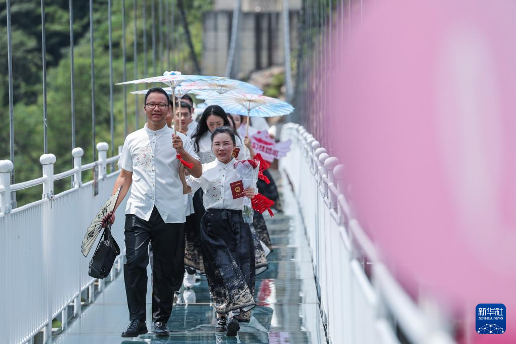 杭州临安：“婚登+文旅”推进文明婚俗新模式