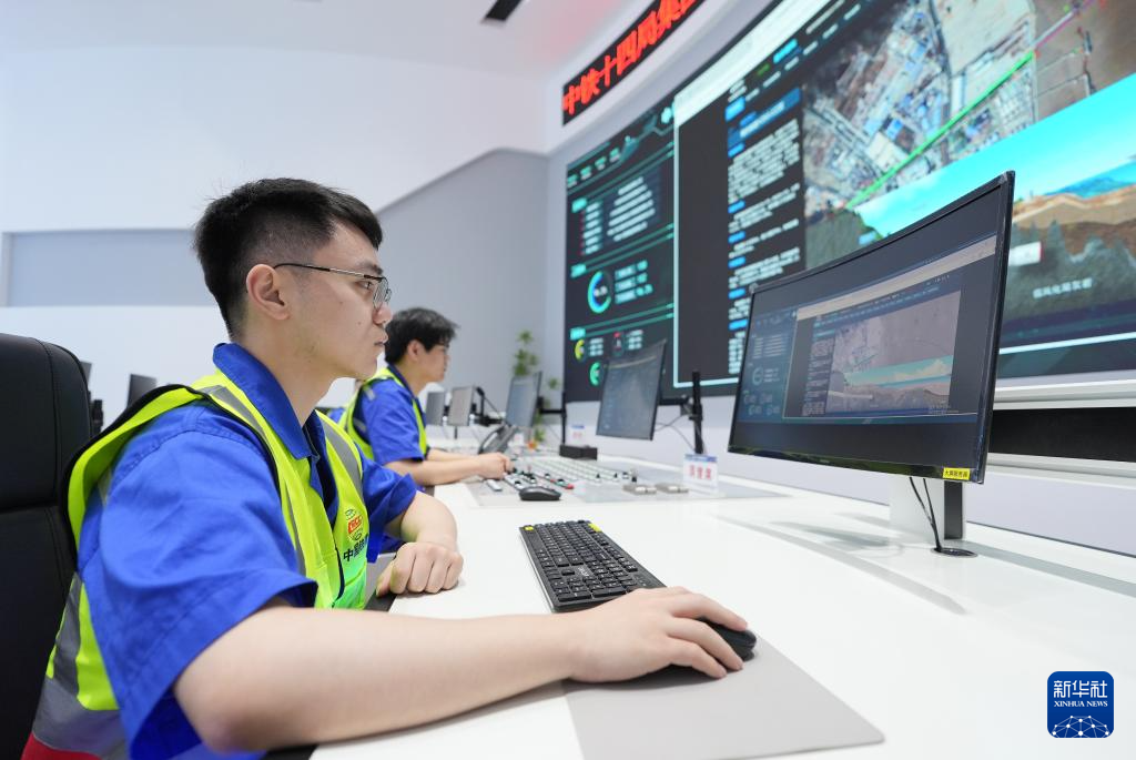 世界最长海底高铁隧道全面掘进“入海”