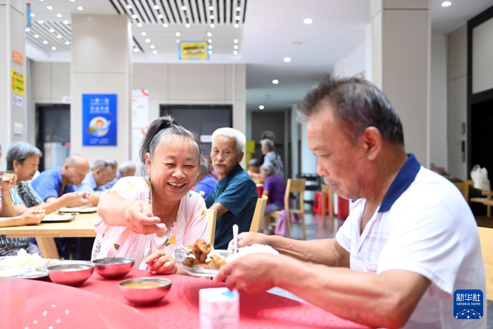 浙江衢州：“幸福食堂+”模式升级养老服务