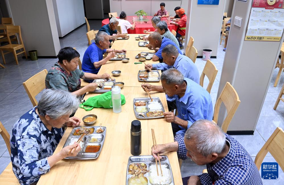 浙江衢州：“幸福食堂+”模式升级养老服务