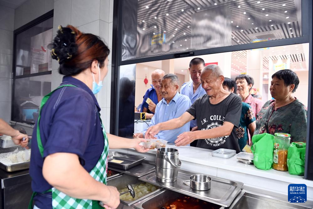 浙江衢州：“幸福食堂+”模式升级养老服务