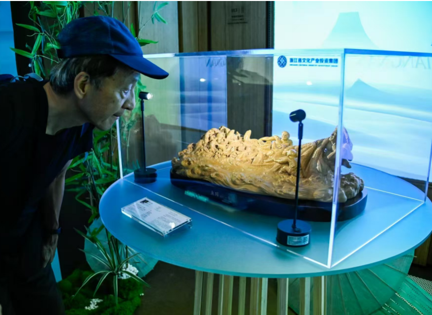 大阪世博会中国馆“浙江周”活动 虞金顺黄杨木雕作品亮相