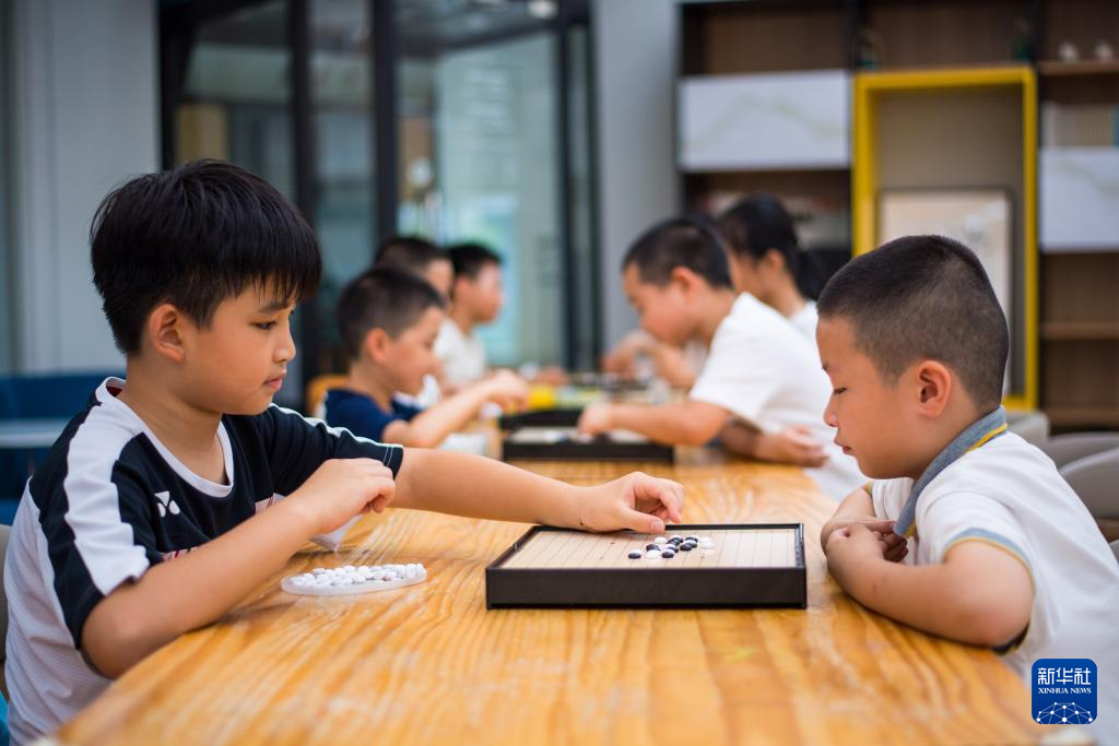浙江杭州：在党群服务中心过暑假