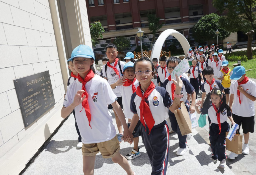 海拔落差3900米的握手！阿坝与温州洞头学子共赴“微心愿”之约