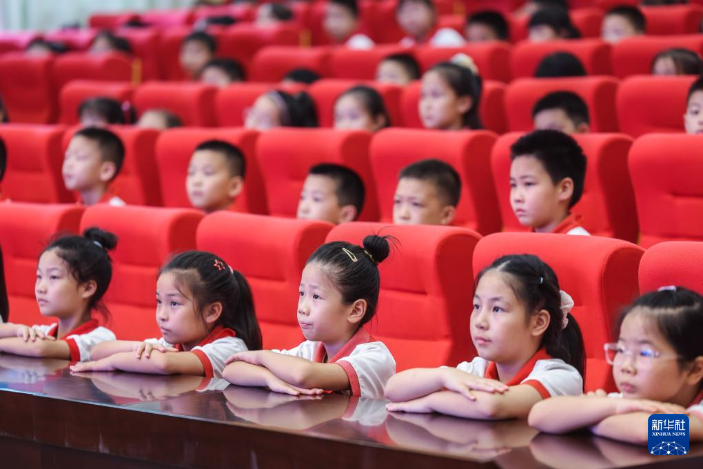 浙江嘉兴：校园开启红色教育“开学第一课”