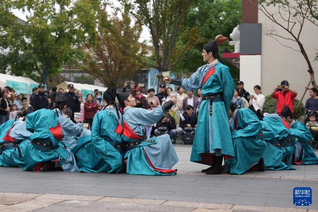 浙江德清：舞动江南古镇