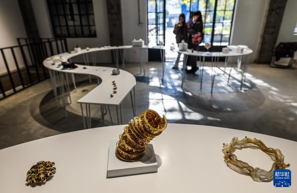 浙江桐乡举办首届“濮院国际当代首饰艺术与设计双年展”