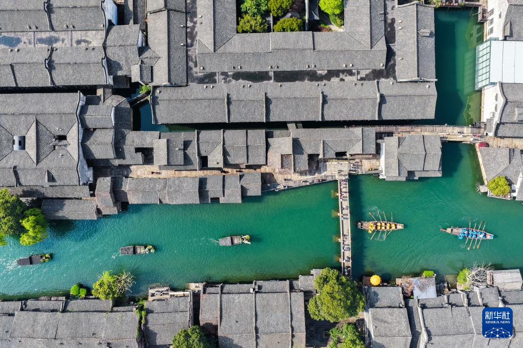 江南古镇开启春日蚕花盛会