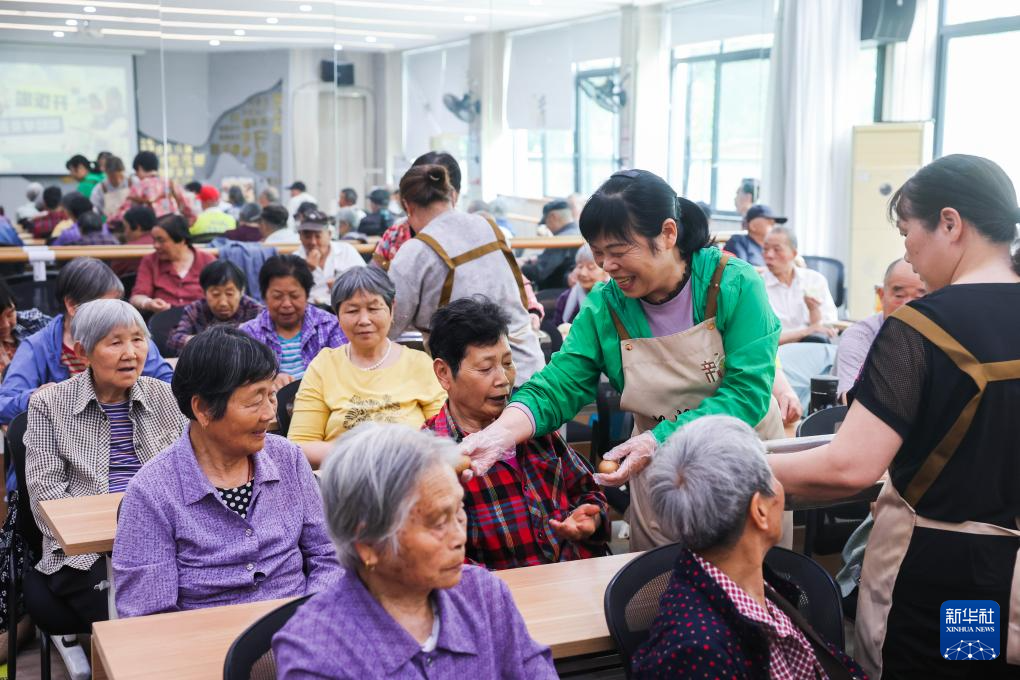 浙江嘉兴:互助养老情暖夕阳