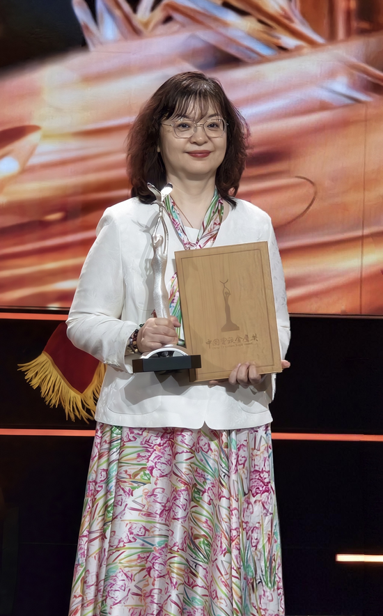 《陆游的乡村世界》获中国电视金鹰奖提名 《陆游的乡村世界》获中国电视金鹰奖提名